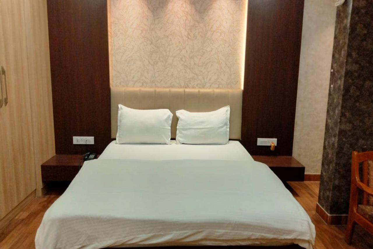 Hotel Park Regency 戈勒克布尔 外观 照片