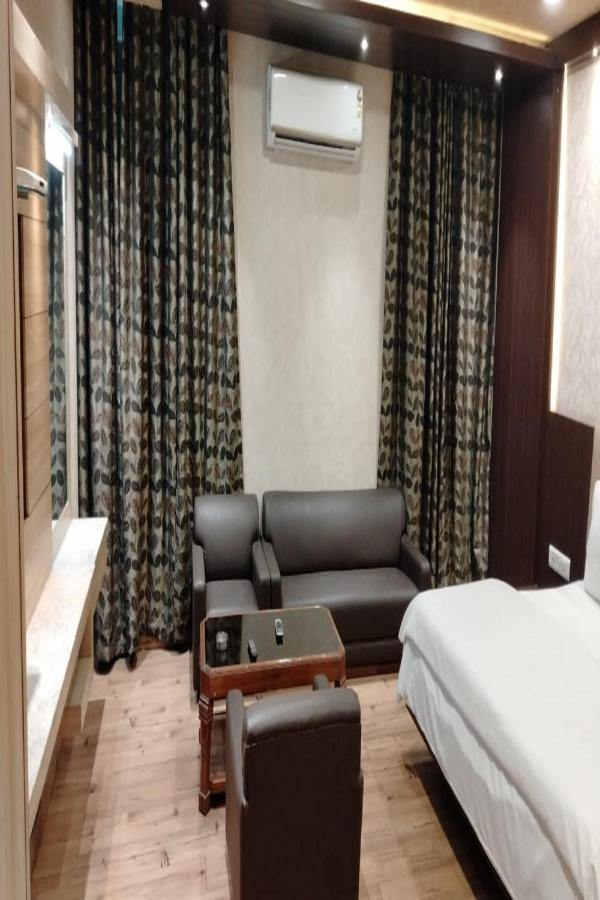 Hotel Park Regency 戈勒克布尔 外观 照片
