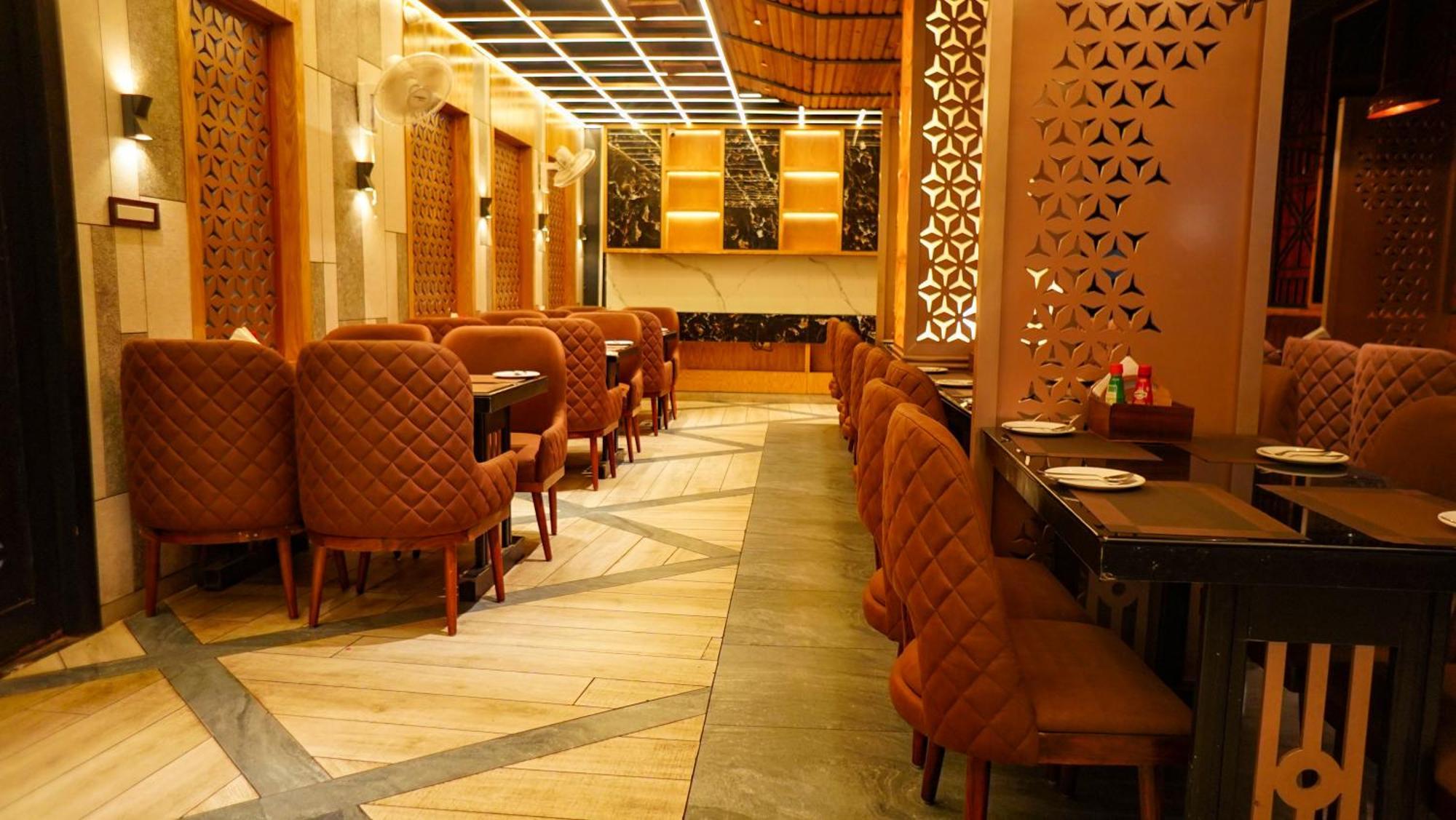 Hotel Park Regency 戈勒克布尔 外观 照片